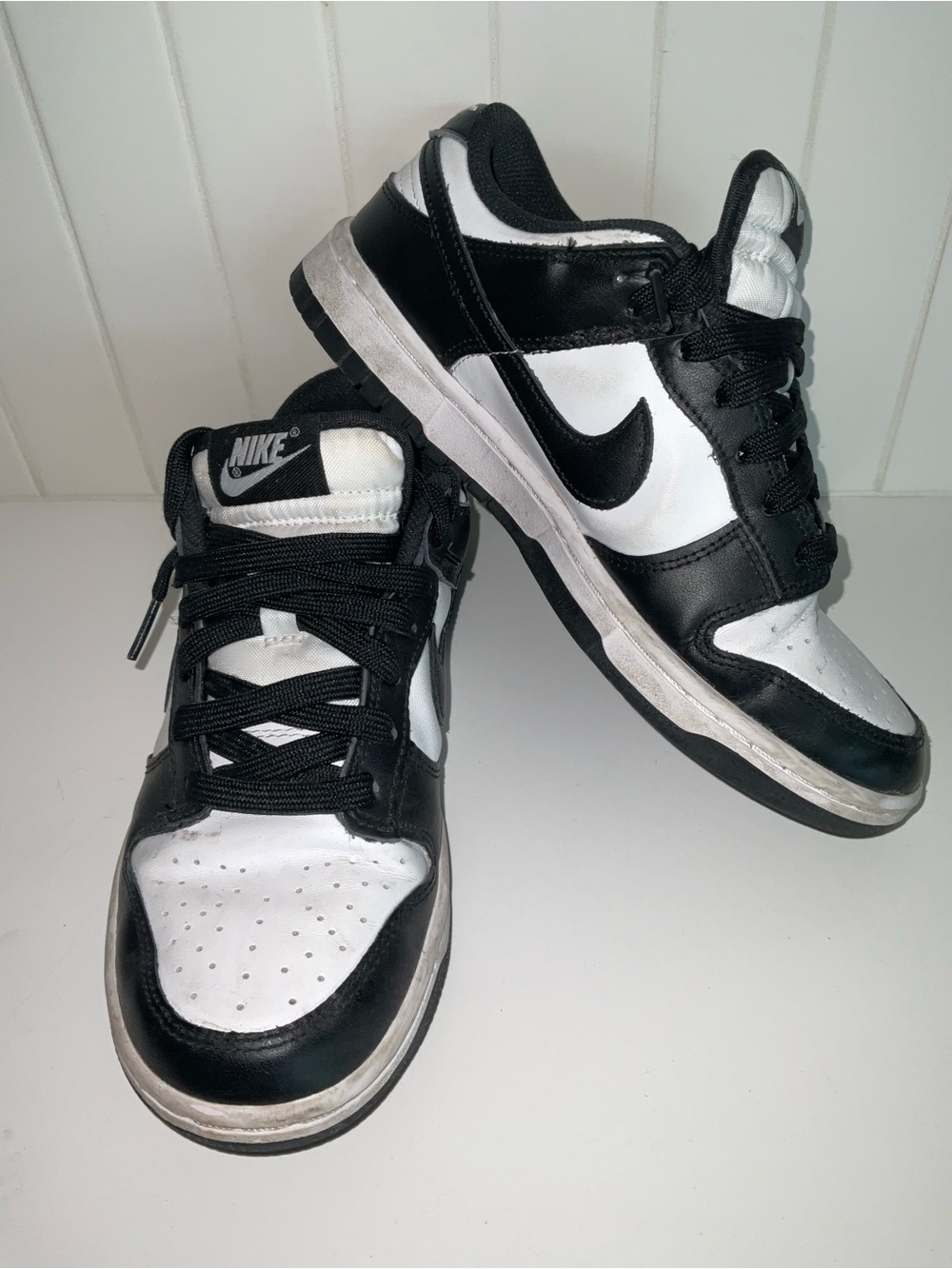 Nike Dunks Low-Top Sneakers - Iconic Swoosh